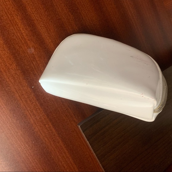 CHANEL cosmetic bag. red stain of lipstick inside.Last photos.  good Condition. - Picture 8 of 11